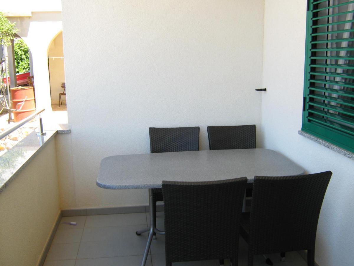 Villa Luce Karlobag Esterno foto