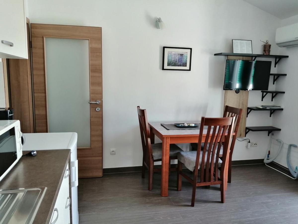 Villa Luce Karlobag Esterno foto