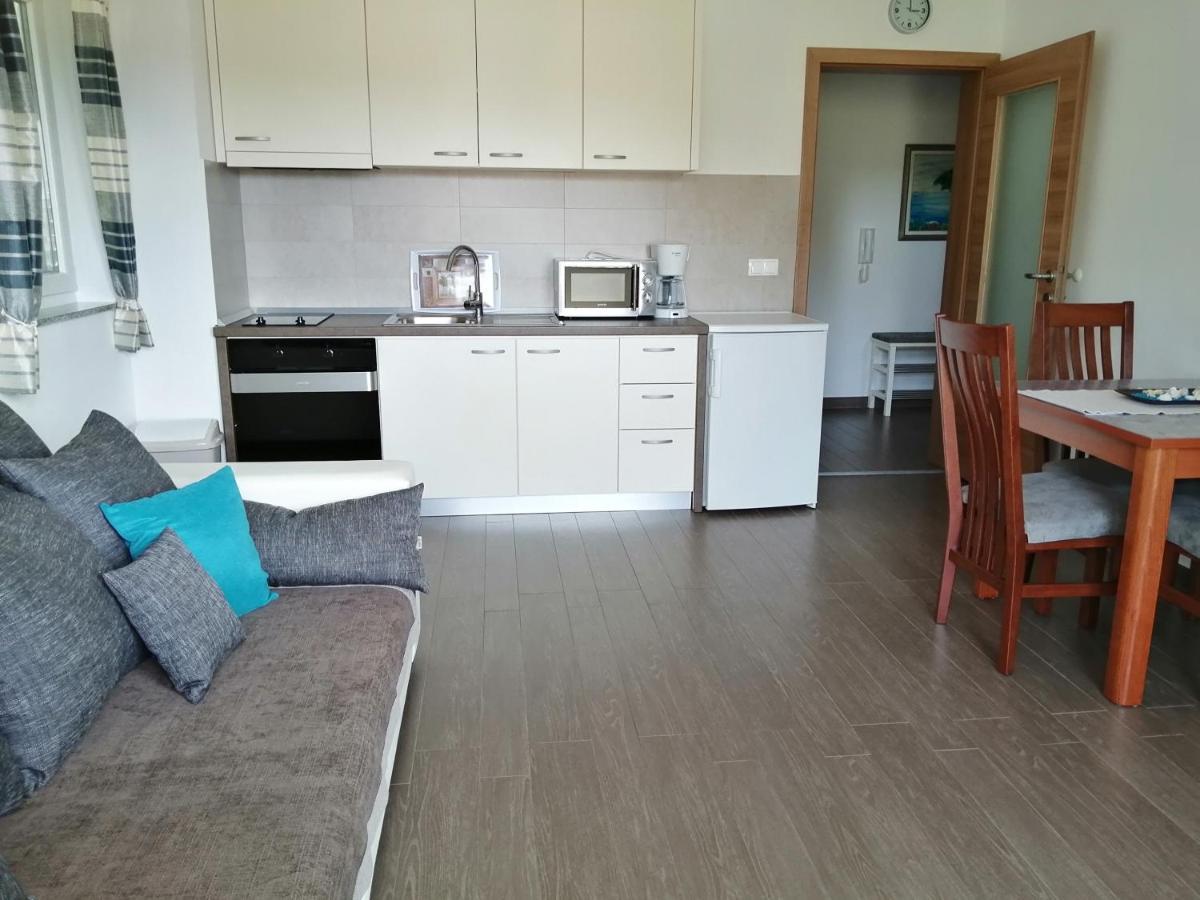 Villa Luce Karlobag Esterno foto