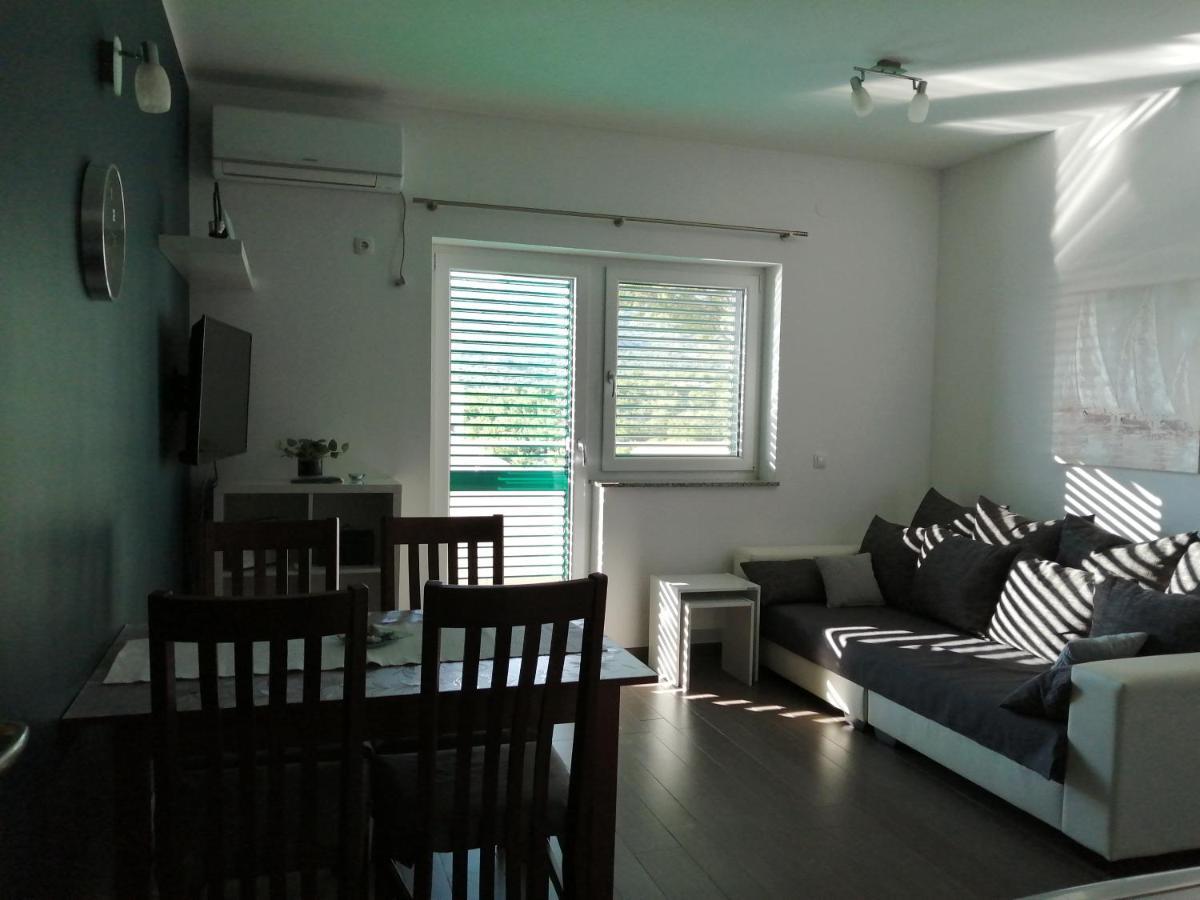 Villa Luce Karlobag Esterno foto